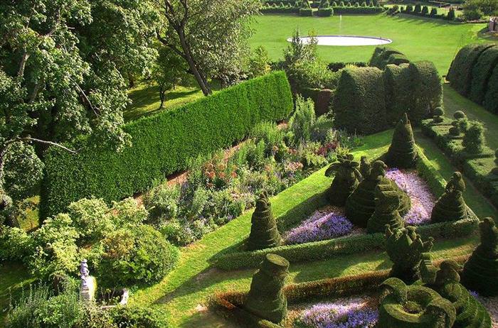 Topiary Gardens