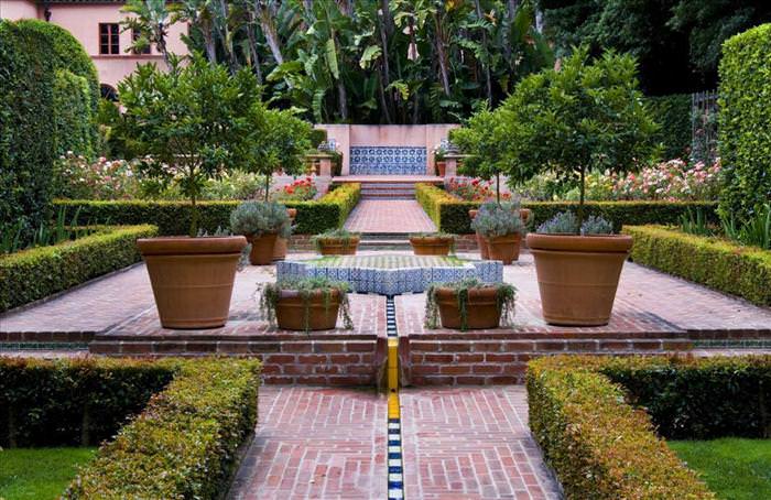 Topiary Gardens