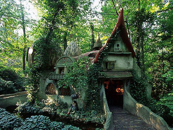 fairy tale cabins